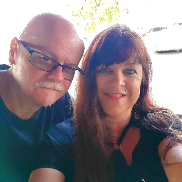 Meet your Posher Liz - Picture 5 of 6